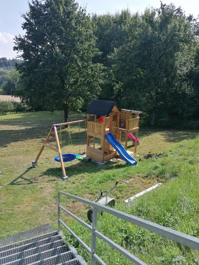 Ferienwohnung Schuhmann: Garden Retreat Near Thermal Spa & Adventure Parks Hinzenbach Exterior photo